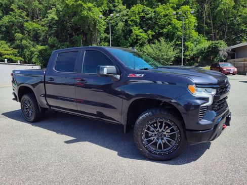 Used 2022 Chevrolet Silverado 1500 LT Trail Boss w/ LT Trail Boss Premium Package AWD/4WD image 2