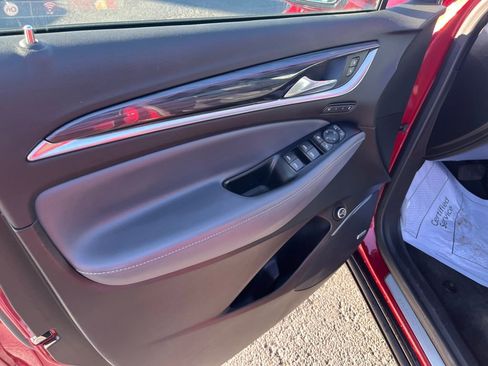 Used 2024 Buick Enclave Premium image 18