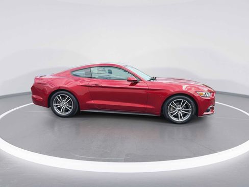 Used 2016 Ford Mustang Coupe RWD image 9