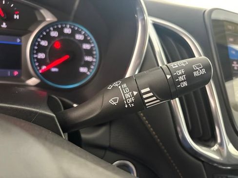 Used 2019 Chevrolet Equinox Premier AWD/4WD image 9