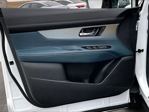 New 2026 Nissan Murano Platinum image 10