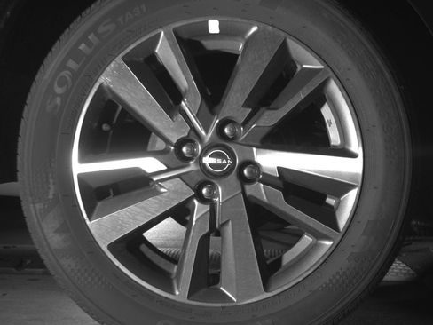 Used 2025 Nissan Versa SV FWD image 18