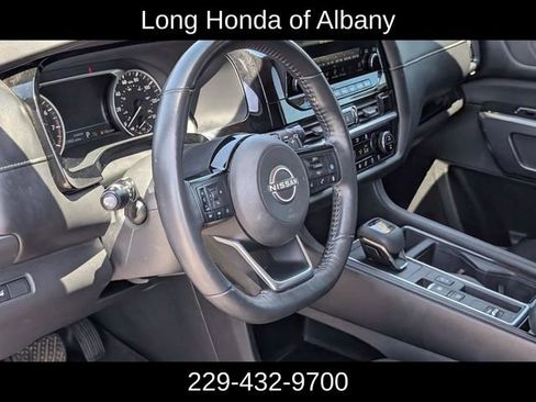 Used 2022 Nissan Pathfinder SL FWD image 15