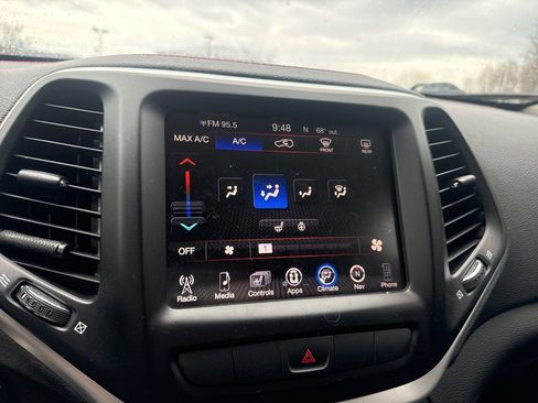 Used 2014 Jeep Cherokee Trailhawk w/ Leather Interior Group image 28