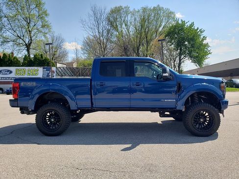 Used 2022 Ford F250 Lariat w/ Black Appearance Package AWD/4WD image 4