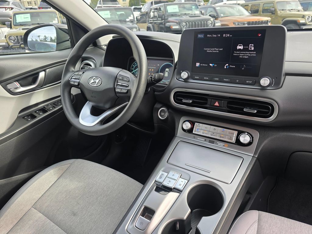Used 2023 Hyundai Kona SE FWD image 10