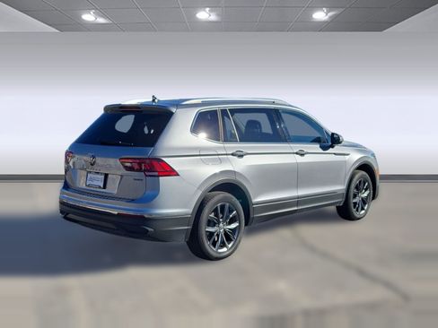 Used 2022 Volkswagen Tiguan SE image 8