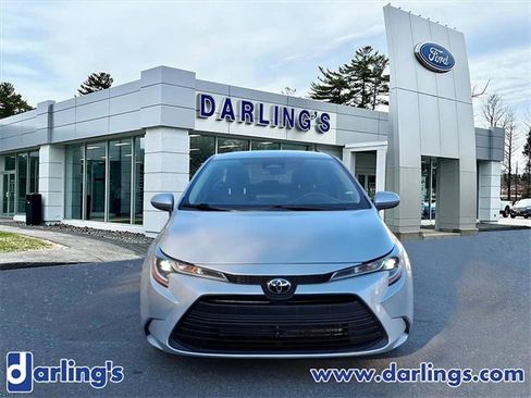 Used 2023 Toyota Corolla LE image 2