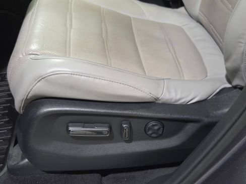 Used 2017 Honda CR-V Touring image 13