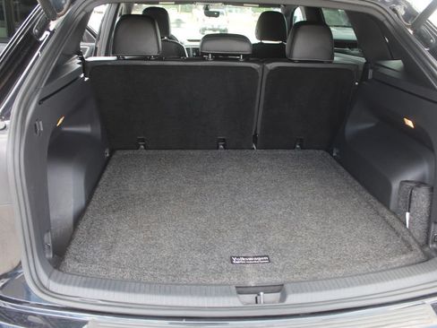 Used 2020 Volkswagen Atlas Cross Sport SE FWD image 21