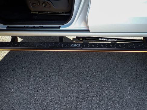 Used 2023 GMC Canyon Denali image 16