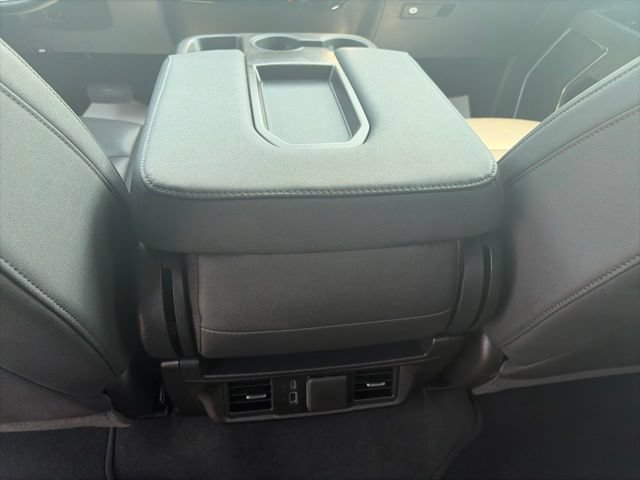 Used 2026 GMC Sierra 1500 SLT AWD/4WD image 13