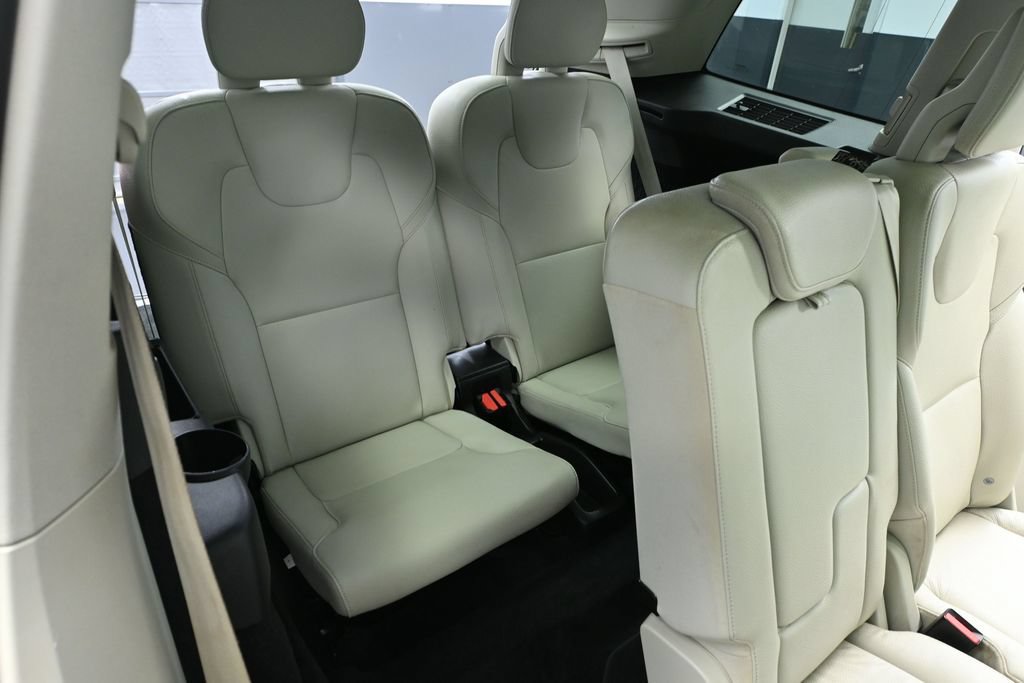 Used 2020 Volvo XC90 T5 Momentum AWD/4WD image 36