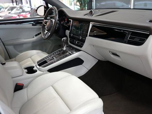 Used 2020 Porsche Macan S image 50