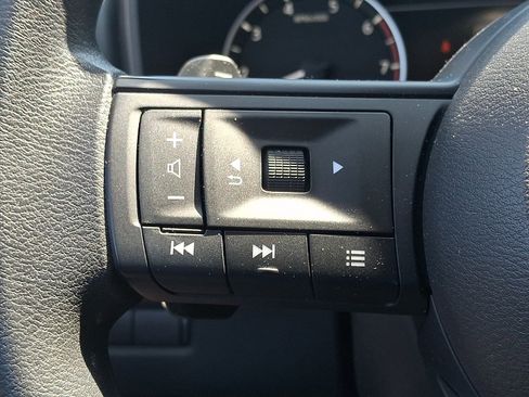 Used 2024 Nissan Rogue SV AWD/4WD image 20