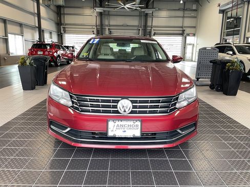 Used 2017 Volkswagen Passat 1.8T SE FWD image 2