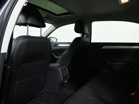 Used 2019 Volkswagen Passat 2.0T Wolfsburg FWD image 8
