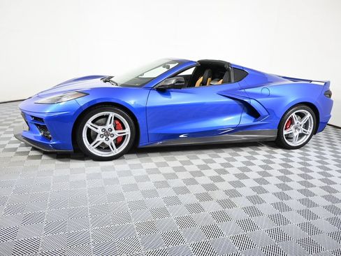 Used 2021 Chevrolet Corvette Stingray Preferred Cpe w/ Z51 Performance Package RWD image 2