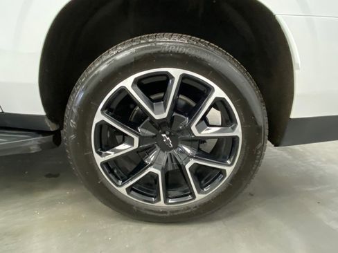 Used 2023 Chevrolet Suburban RST image 18