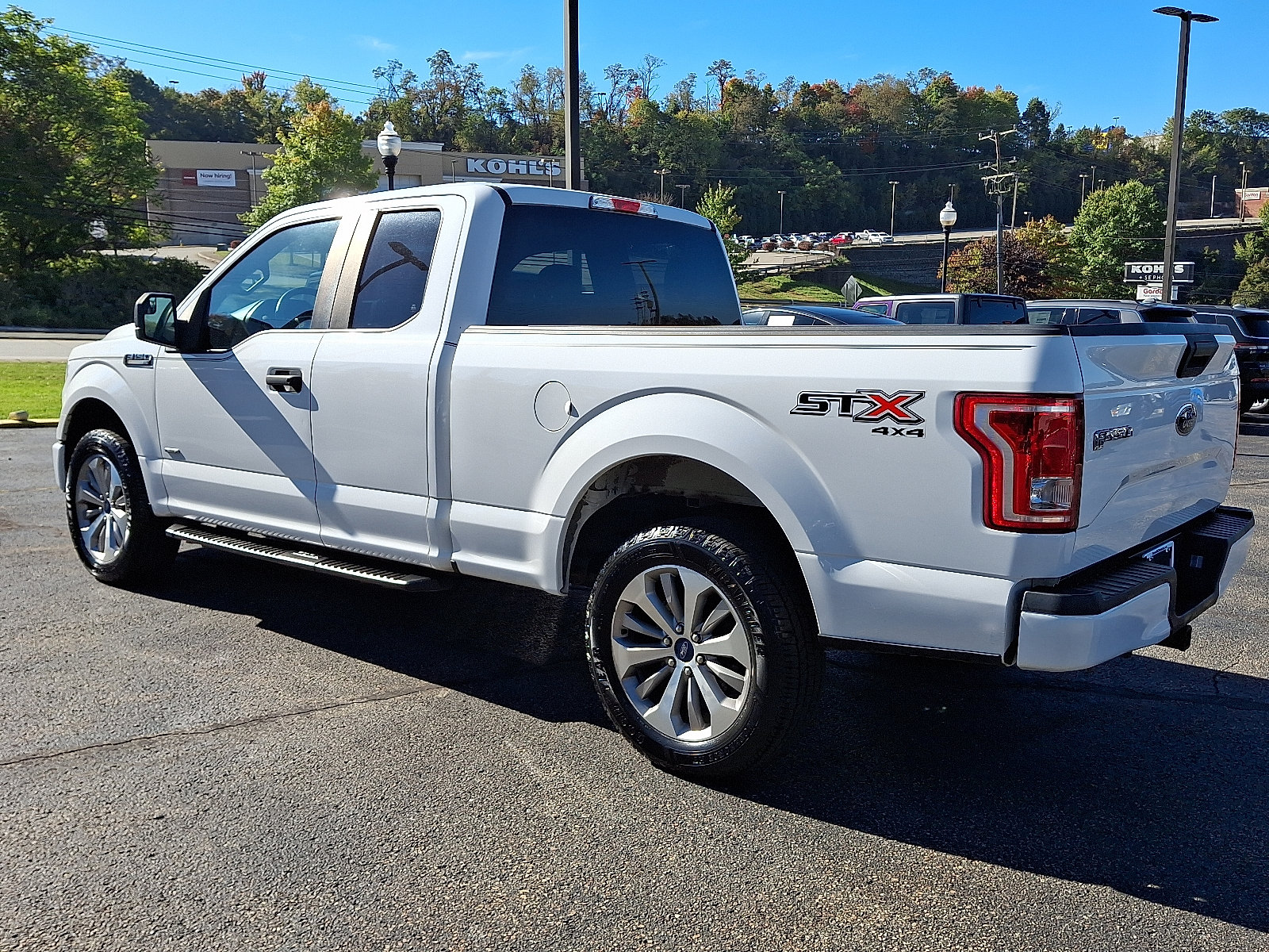 Used 2017 Ford F150 XL w/ Equipment Group 101A Mid AWD/4WD image 6