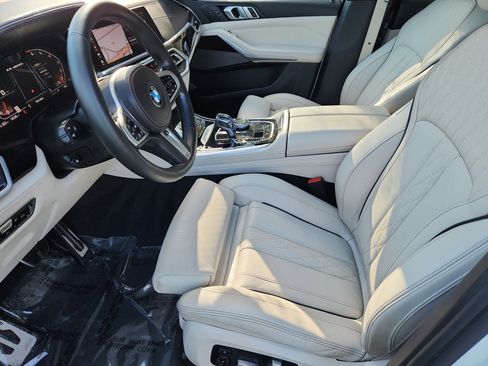 Used 2020 BMW X5 M50i w/ Executive Package image 25