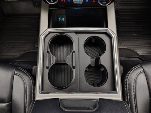 Used 2022 Ford F250 Lariat w/ Chrome Package image 40