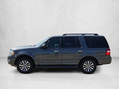 Used 2017 Ford Expedition XLT w/ Equipment Group 202A RWD image 9