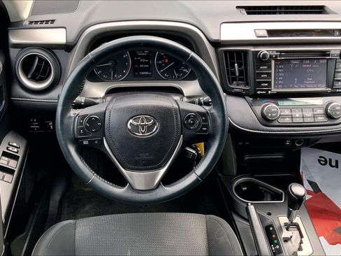 Used 2016 Toyota RAV4 XLE FWD image 5