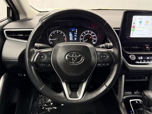 Used 2024 Toyota Corolla Cross LE image 9
