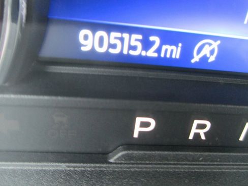 Used 2020 Ford Explorer XLT w/ Equipment Group 202A image 31