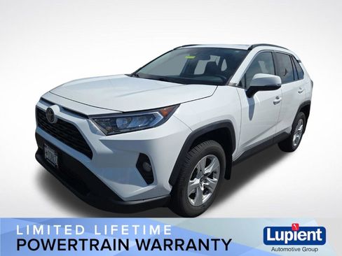 Used 2021 Toyota RAV4 XLE w/ Convenience Package AWD/4WD image 9