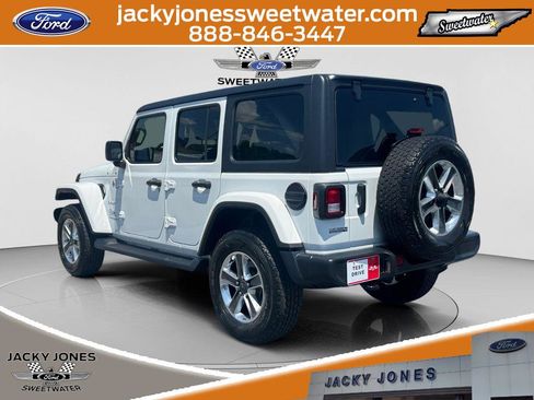 Used 2021 Jeep Wrangler Unlimited Sahara AWD/4WD image 3