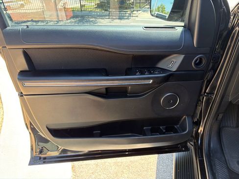 Used 2021 Ford Expedition XLT RWD image 18