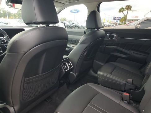 Used 2024 Kia Sorento SX image 12