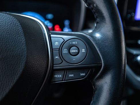 Certified 2023 Toyota Corolla Cross XLE image 20