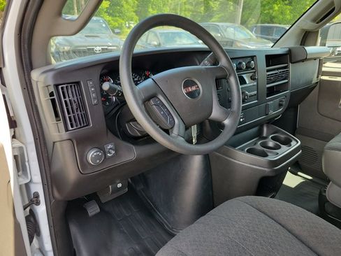 Used 2024 GMC Savana 2500 w/ Driver Convenience Package RWD image 4