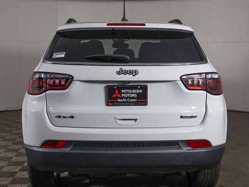 Used 2025 Jeep Compass Latitude AWD/4WD image 10
