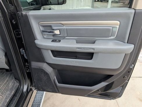 Used 2017 RAM 2500 Big Horn image 31