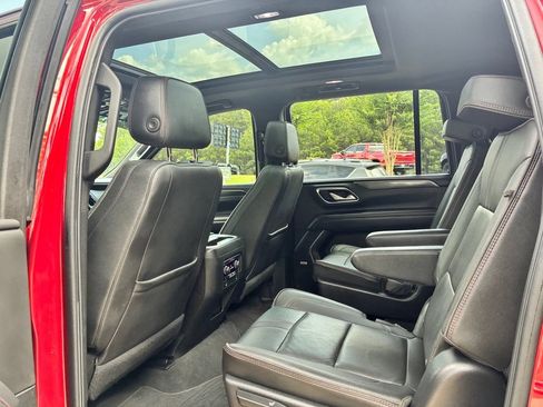 Used 2022 Chevrolet Suburban RST w/ Sport Performance Package RWD image 13