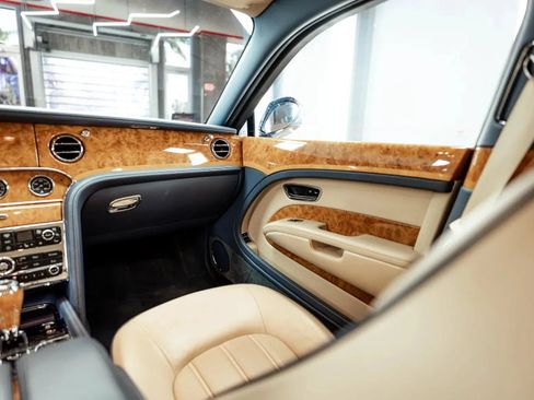 Used 2011 Bentley Mulsanne RWD image 16
