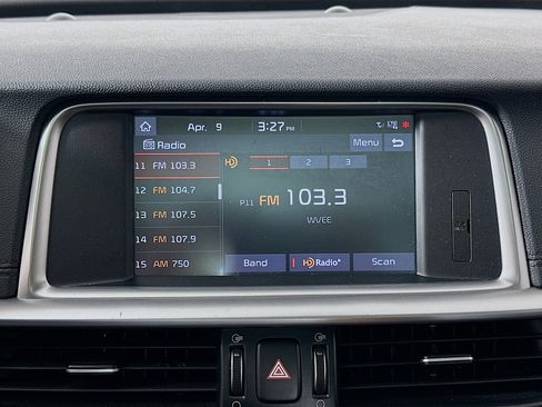 Used 2019 Kia Optima SX image 19