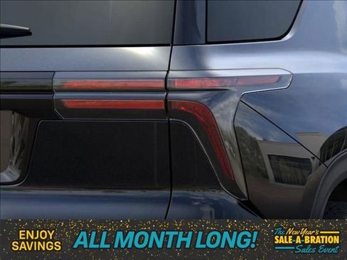 New 2026 Chevrolet Traverse Z71 w/ Driver Confidence Package image 11