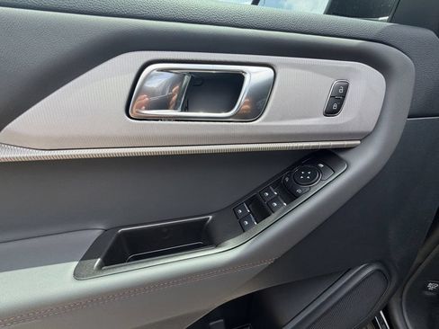 New 2026 Ford Explorer Active RWD image 19