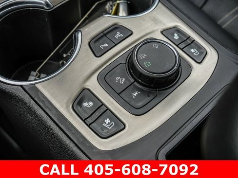 Used 2022 GMC Terrain Denali w/ Denali Premium Package AWD/4WD image 45
