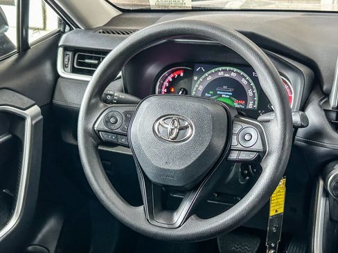 Used 2023 Toyota RAV4 LE FWD image 15