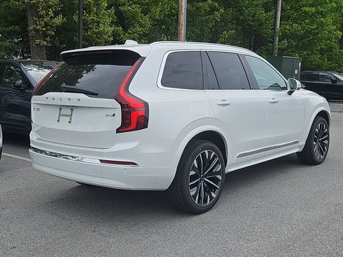 New 2026 Volvo XC90 B6 Plus w/ Protection Package Premier AWD/4WD image 2