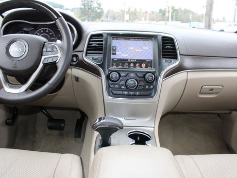 Used 2014 Jeep Grand Cherokee Overland image 11