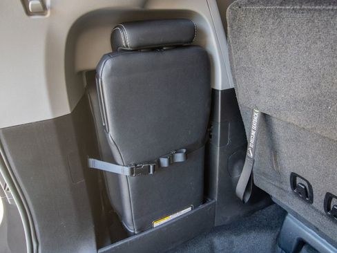 Used 2018 Toyota Sienna SE image 47