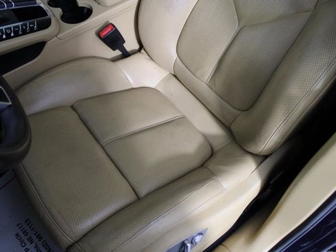 Used 2018 Porsche Macan Sport Edition image 36