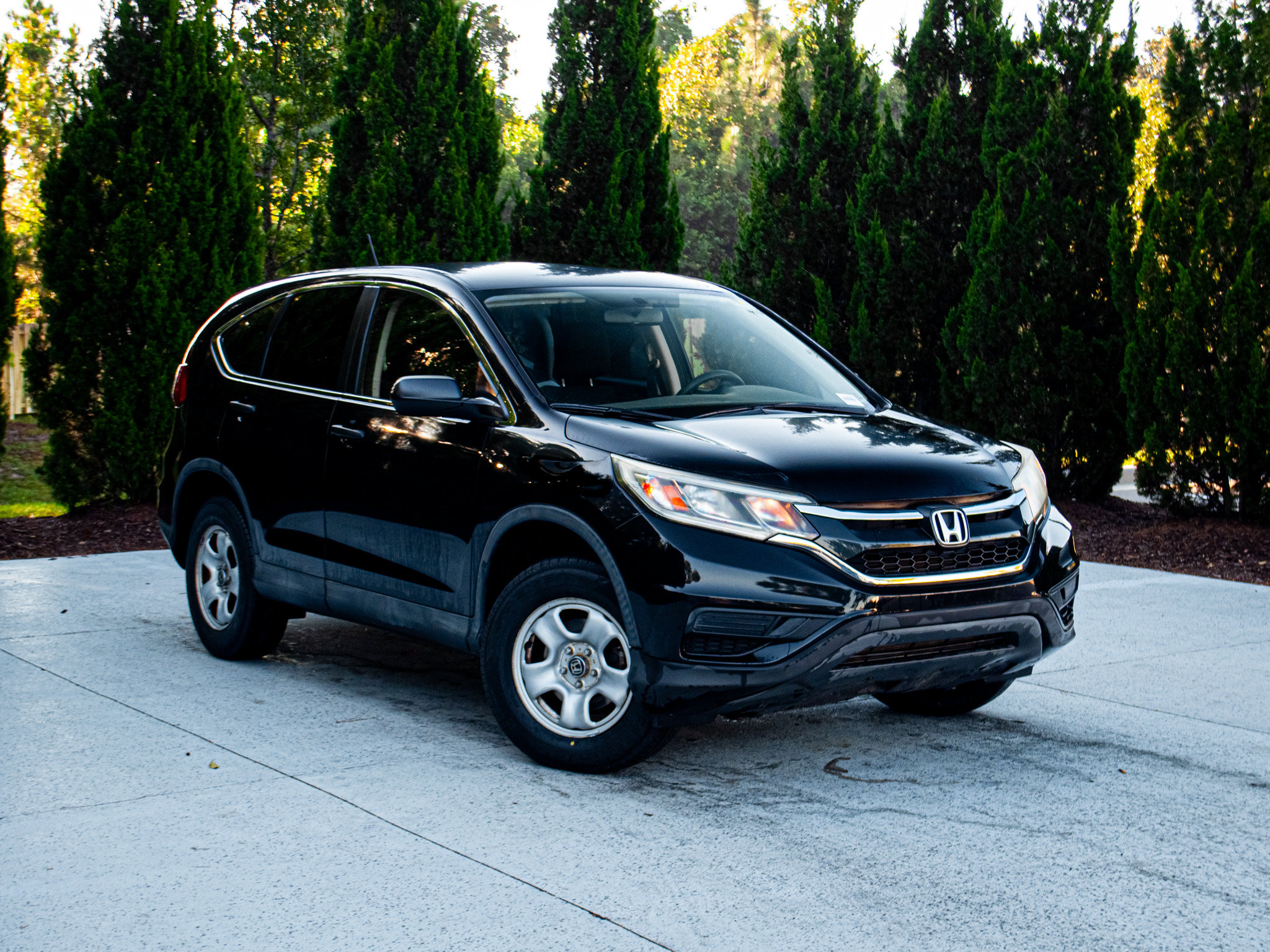 Used 2016 Honda CR-V LX image 2
